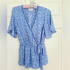 Sienna Sky Blue & White Floral Wrap Top-Size M